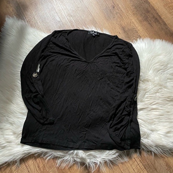 LULU’S Smitten Black Three Quarter Sleeve V Neck Top - Picture 2 of 4